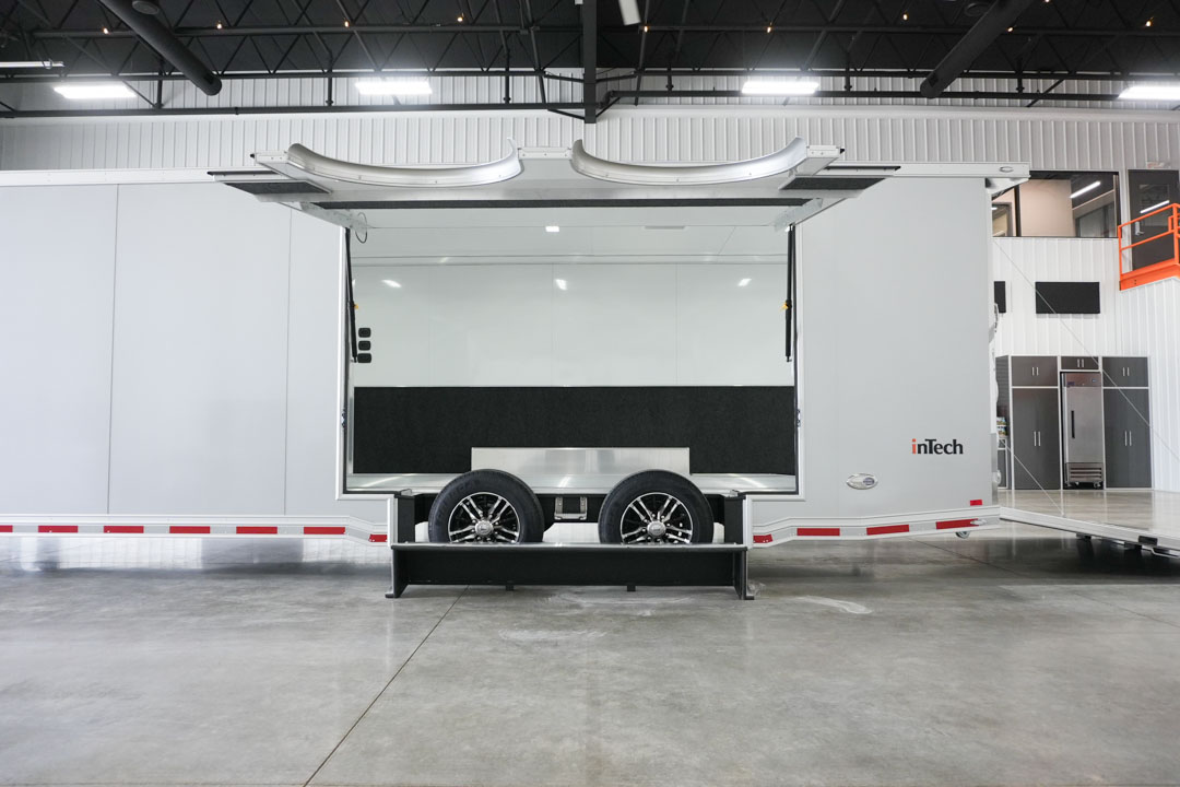 inTech Gooseneck Trailer