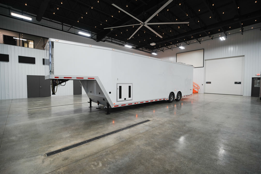 inTech Gooseneck Trailer