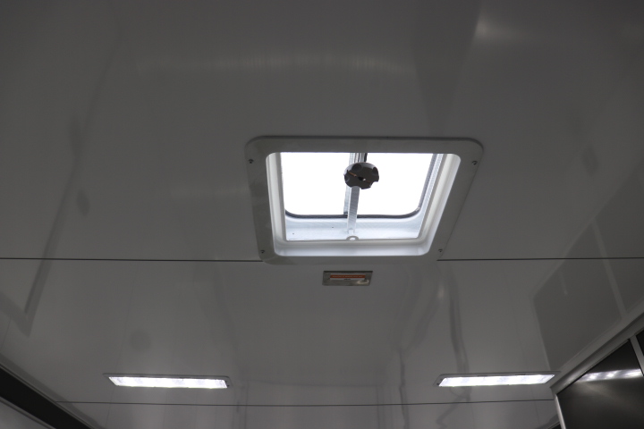 inTech Lite Series Motorsport Trailer