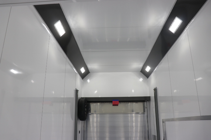 inTech Lite Series Motorsport Trailer