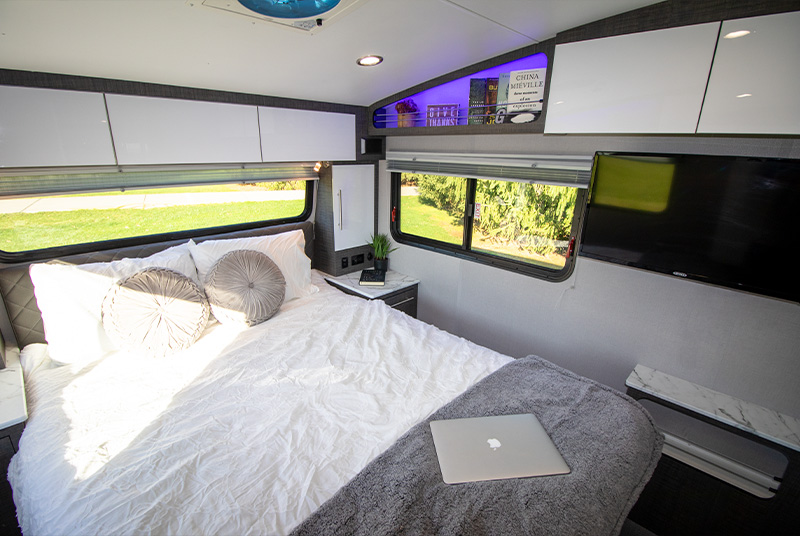 panoramic windshield RV