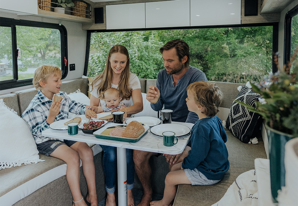 lightweigt spacious design travel trailer